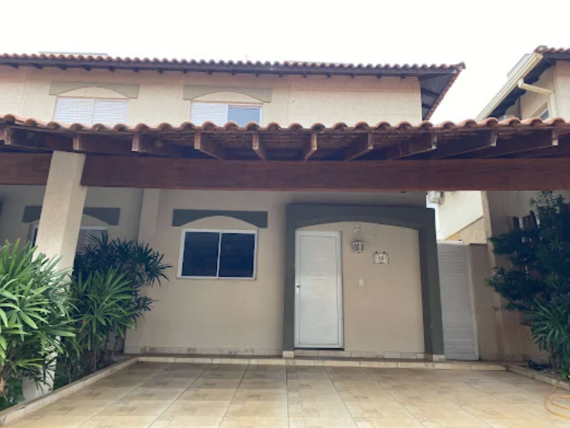 Casa em Condominio Mon Village